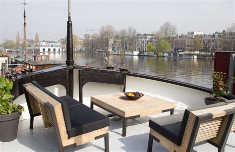 7 Spectacular Amsterdam Houseboats You Can Rent on Airbnb ...