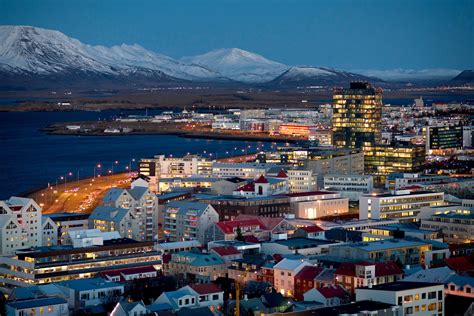 The Lights and Nights of Reykjavik - The New York Times