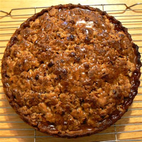 Caramel-pecan Apple Pie