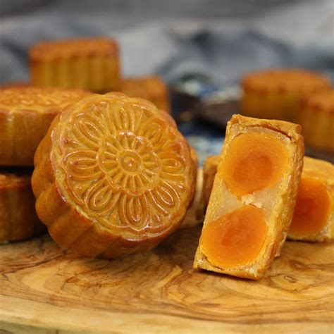 Classic Cantonese Mooncake Recipe – Souped Up Recipes