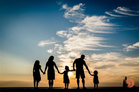 Family Of 5 Holding Hands Silhouette