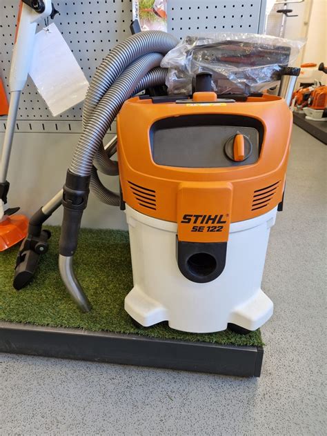 Stihl SE 122 Wet & Dry Vacuum Cleaner | Balmers GM Ltd