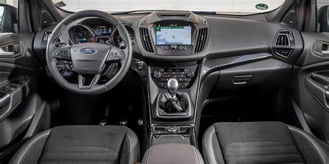 Ford Kuga (2013-2016) Interior & Infotainment | carwow