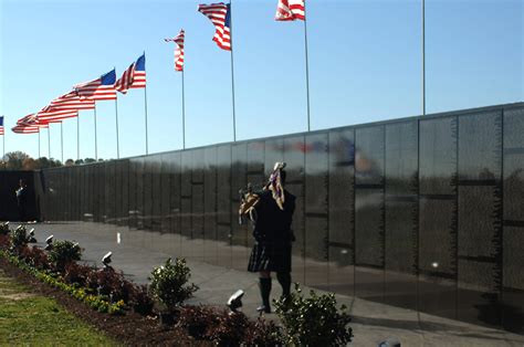 Vietnam Veterans Memorial | HISTORY