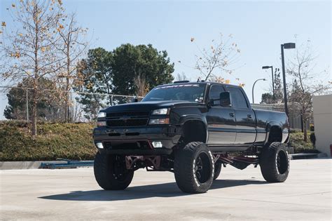 King Lift on Custom Black Chevy Silverado — CARiD.com Gallery