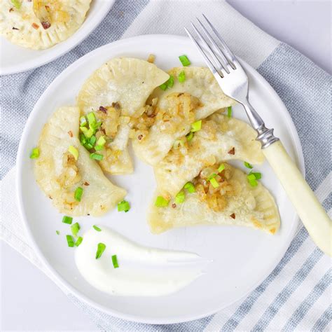 How to make a classic dough for Polish dumplings? (pierogi) (With ...