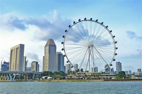 Singapore Flyer - Singapore Ferris Wheel at Marina Bay - Go Guides