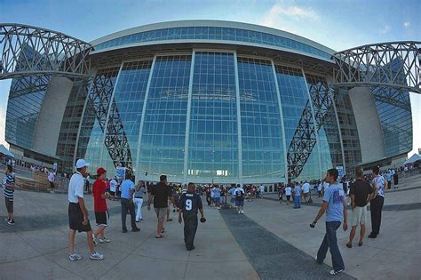 Sports Architecture in Comparison - The Arena and Stadium | Cowboys ...