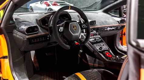 Lamborghini Huracán Performante: interior