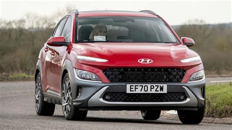 Hyundai Kona Hybrid review 2022 | DrivingElectric