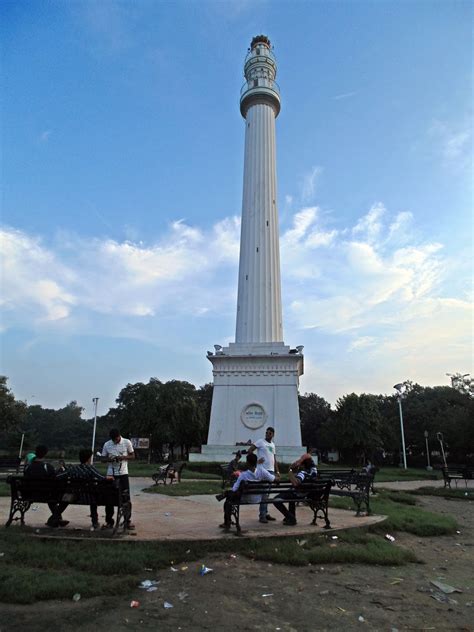 Local Photography: A Morning at Shahid Minaar, Kolkata