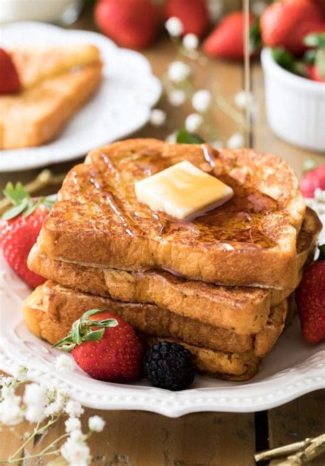 Easy French Toast Recipe - Sugar Spun Run