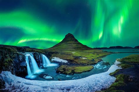 How To See the Northern Lights in Iceland - Tourist Journey