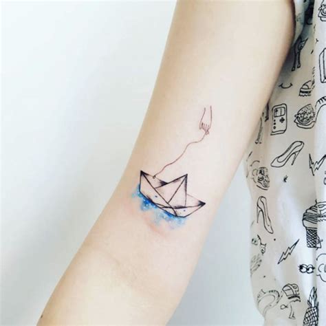 40 Small Tattoo Ideas to Copy Now - Brit + Co