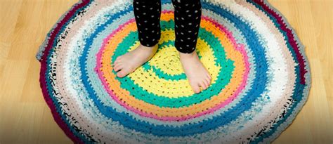 How to Make a Homemade Rug from Scratch | Zameen Blog