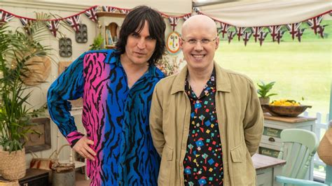 Noel Fielding reacts as Matt Lucas announces shock Bake Off exit - fans ...