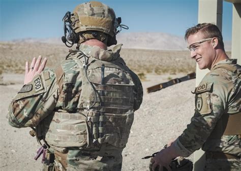 U.S. Army Explosive Ordnance Disposal Technician Earns Master EOD Badge ...