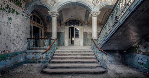 Photographer Finds Abandoned Buildings In Europe And Immortalizes Them ...