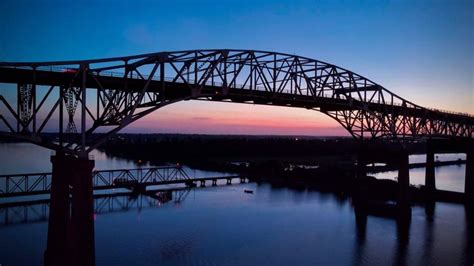 Dawn on Interstate 10 bridge, Lake Charles, LA : BridgeFans