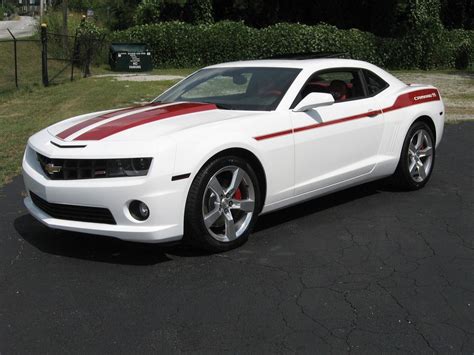 White Camaro with Red Stripes | Camaro, Chevy Camaro, Dream Cars