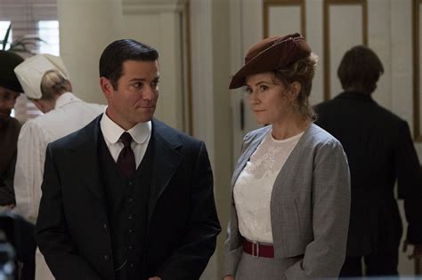 Detective Murdoch (Yannick Bisson) and Doctor Ogden (Hélène Joy) stand ...