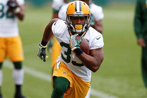 Aaron Jones’ athleticism gives Packers another great option at running ...