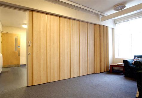 Partition Wall - Types, Advantages & Requirements