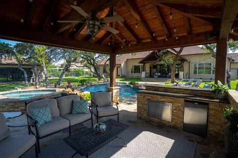 Outdoor Kitchen and Pool ideas for the Texas Hill Country - Infinity ...