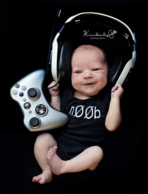 68 Geeky Newborns Who Are Following In Their Parents’ Nerdy Footsteps ...