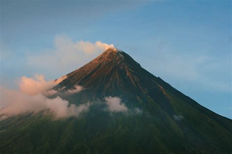 The 24 Active Volcanoes in the Philippines: Locations, Alert Levels ...