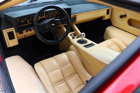 Descubrir 119+ imagen interior lamborghini countach - Abzlocal.mx