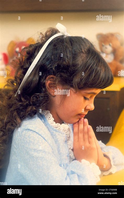 Child praying bedtime hi-res stock photography and images - Alamy