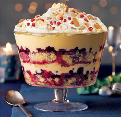 Trifle recipe – this gingerbread and berry trifle is a sweet treat full ...