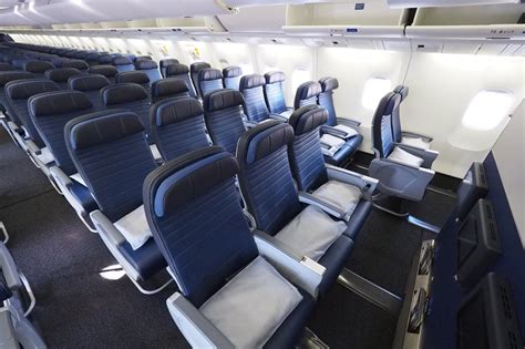 Where to Sit When Flying United's 767-300ER: Economy