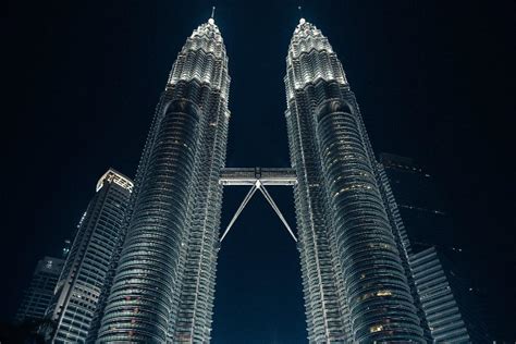 View and Fun at Petronas Twin Towers (Malaysia) - Tripcetera