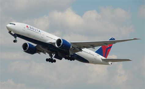 Pics For > Delta Airlines