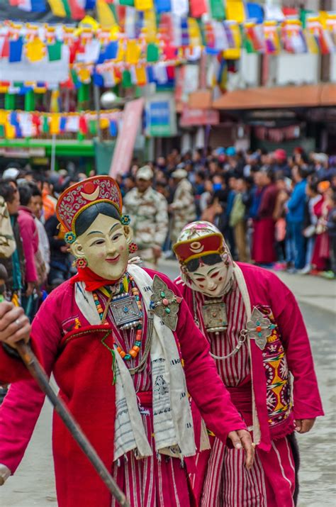 Photo Story : Snapshots from Tawang Festival – The Bum who Travels