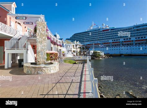 Town Center cruise port and shops at Coxen Hole on the island of Roatan ...