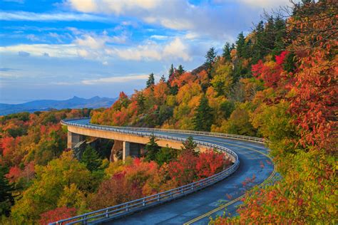 Linn Cove Viaduct, Blue Ridge Parkway Milepost 304.4