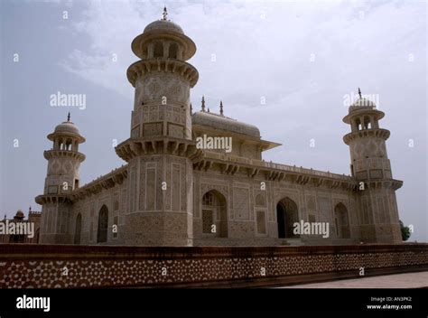 Mini taj mahal hi-res stock photography and images - Alamy