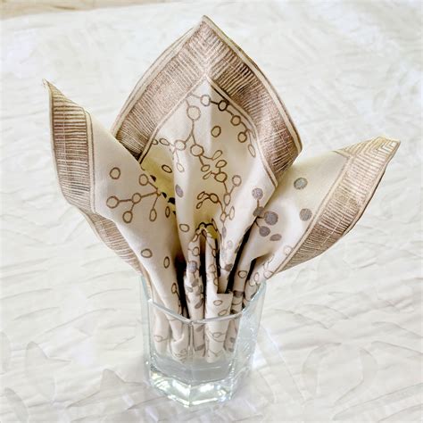 6 Easy Napkin Folding Ideas (34) • One Brick At A Time