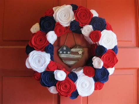 Cool wreaths for Memorial or Labor Day - family holiday.net/guide to ...