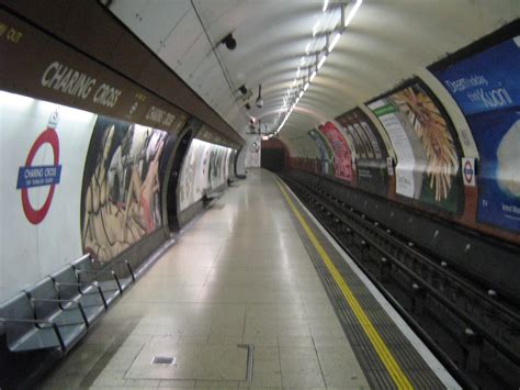 File:Charing cross london underground.jpg - Wikipedia