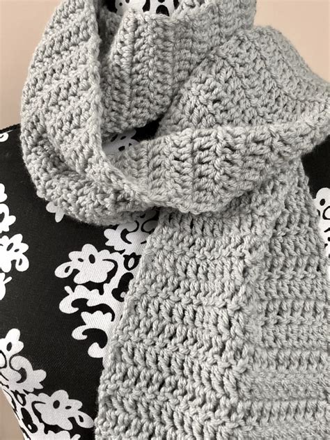 Easy Double Crochet Scarf Pattern | MadameStitch