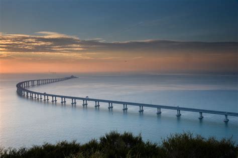 Jembatan Terpanjang Resmi Beroperasi, 55 KM Hubungkan Hong Kong, Zhuhai ...