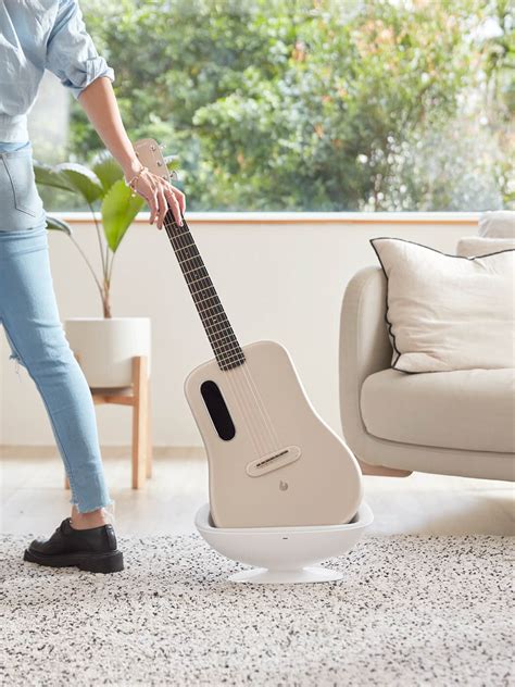 Lava ME 3 review: The acoustic guitar reimagined as a giant smartphone