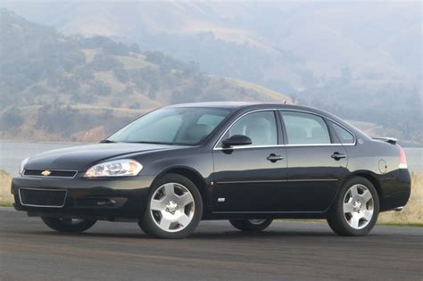 2008 Chevrolet Impala Pictures - 83 Photos | Edmunds