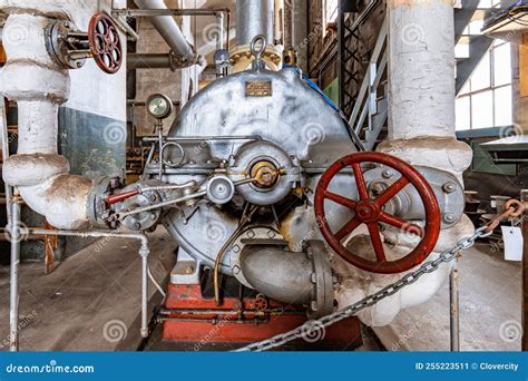 Westinghouse Steam Turbine editorial photo. Image of factory - 255223511