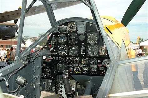 Me-109 E cockpit. | Messerschmitt, Cockpit, Messerschmitt bf 109