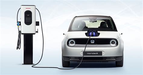 Honda prices its adorable electric e for summer launch - The Verge